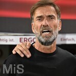 27.09.2026, Fussball UEFA Nations-League 2026/2027, 2.Spieltag, Deutschland - Griechenland, in der WWK-Arena Augsburg, Bundestrainer Jürgen Klopp (Deutschland) singt die Hymne