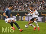 27.09.2026, Fussball UEFA Nations-League 2026/2027, 2.Spieltag, Deutschland - Griechenland, in der WWK-Arena Augsburg, v.l. Ntinos Mavropanos (Griechenland) gegen Kevin Schade (Deutschland) 