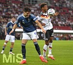 27.09.2026, Fussball UEFA Nations-League 2026/2027, 2.Spieltag, Deutschland - Griechenland, in der WWK-Arena Augsburg, v.l. Ntinos Mavropanos (Griechenland) gegen Bambase Conte (Deutschland) 