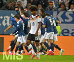 27.09.2026, Fussball UEFA Nations-League 2026/2027, 2.Spieltag, Deutschland - Griechenland, in der WWK-Arena Augsburg, Karim Adeyemi (Deutschland) nachdenklich.