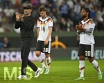 27.09.2026, Fussball UEFA Nations-League 2026/2027, 2.Spieltag, Deutschland - Griechenland, in der WWK-Arena Augsburg, v.l. Bundestrainer Jürgen Klopp (Deutschland), Anton Stach (Deutschland) und Serge Gnabry (Deutschland)  sind enttäuscht