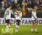 27.09.2026, Fussball UEFA Nations-League 2026/2027, 2.Spieltag, Deutschland - Griechenland, in der WWK-Arena Augsburg, v.l. Younes Ebnoutalib (Deutschland), Serge Gnabry (Deutschland) sind enttäuscht.
