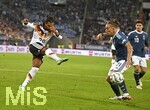 27.09.2026, Fussball UEFA Nations-League 2026/2027, 2.Spieltag, Deutschland - Griechenland, in der WWK-Arena Augsburg, v.l Serge Gnabry (Deutschland) gegen Kostas Tsimikas (Griechenland) 