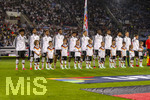 27.09.2026, Fussball UEFA Nations-League 2026/2027, 2.Spieltag, Deutschland - Griechenland, in der WWK-Arena Augsburg, Aufstellung zu den Hymnen, Deutschland, mit Torwart Alexander Nübel (Deutschland), Yann Aurel Bisseck (Deutschland), Jonathan Tah (Deutschland), Joshua Kimmich (Deutschland), Felix Nmecha (Deutschland), Kevin Schade (Deutschland), Josha Vagnoman (Deutschland), Bambase Conte (Deutschland), Nathaniel Brown (Deutschland), Karim Adeyemi (Deutschland), Younes Ebnoutalib (Deutschland)  