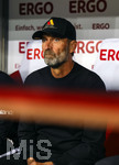 27.09.2026, Fussball UEFA Nations-League 2026/2027, 2.Spieltag, Deutschland - Griechenland, in der WWK-Arena Augsburg, Bundestrainer Jürgen Klopp (Deutschland) nachdenklich auf der Bank. 