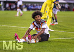 27.09.2026, Fussball UEFA Nations-League 2026/2027, 2.Spieltag, Deutschland - Griechenland, in der WWK-Arena Augsburg, Karim Adeyemi (Deutschland) am Boden 