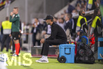 27.09.2026, Fussball UEFA Nations-League 2026/2027, 2.Spieltag, Deutschland - Griechenland, in der WWK-Arena Augsburg, Bundestrainer Jürgen Klopp (Deutschland) nachdenklich an der Seitenlinie auf der Kühlbox.