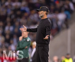 27.09.2026, Fussball UEFA Nations-League 2026/2027, 2.Spieltag, Deutschland - Griechenland, in der WWK-Arena Augsburg, Bundestrainer Jürgen Klopp (Deutschland) ratlos an der Seitenlinie. 