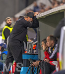 27.09.2026, Fussball UEFA Nations-League 2026/2027, 2.Spieltag, Deutschland - Griechenland, in der WWK-Arena Augsburg, Bundestrainer Jürgen Klopp (Deutschland) ratlos an der Bank.
