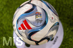 27.09.2026, Fussball UEFA Nations-League 2026/2027, 2.Spieltag, Deutschland - Griechenland, in der WWK-Arena Augsburg, Des Adidas-Spielball der Nations League liegt am Spielfeldrand bereit 