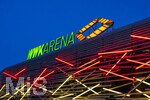 27.09.2026, Fussball UEFA Nations-League 2026/2027, 2.Spieltag, Deutschland - Griechenland, in der WWK-Arena Augsburg, Stadionfassade mit Rot-Gelben Farben der Neonbeleuchtung.