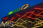 27.09.2026, Fussball UEFA Nations-League 2026/2027, 2.Spieltag, Deutschland - Griechenland, in der WWK-Arena Augsburg, Stadionfassade mit Rot-Gelben Farben der Neonbeleuchtung.