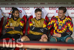 27.09.2026, Fussball UEFA Nations-League 2026/2027, 2.Spieltag, Deutschland - Griechenland, in der WWK-Arena Augsburg, v.li: Serge Gnabry (Deutschland), Florian Wirtz (Deutschland), Torwart Marc Andre ter Stegen (Deutschland) auf der Bank 