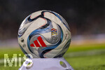 27.09.2026, Fussball UEFA Nations-League 2026/2027, 2.Spieltag, Deutschland - Griechenland, in der WWK-Arena Augsburg, Der Spielball liegt auf einem Hütchen bereit.,