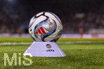 27.09.2026, Fussball UEFA Nations-League 2026/2027, 2.Spieltag, Deutschland - Griechenland, in der WWK-Arena Augsburg, Der Spielball liegt auf einem Hütchen bereit.,