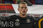 27.09.2026, Fussball UEFA Nations-League 2026/2027, 2.Spieltag, Deutschland - Griechenland, in der WWK-Arena Augsburg, Singen der Hymne, Co-Trainer Sven Bender (Deutschland) 