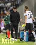 27.09.2026, Fussball UEFA Nations-League 2026/2027, 2.Spieltag, Deutschland - Griechenland, in der WWK-Arena Augsburg, Bundestrainer Jürgen Klopp (Deutschland) am Spielfeldrand mit Anton Stach (Deutschland) 
