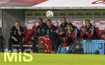 27.09.2026, Fussball UEFA Nations-League 2026/2027, 2.Spieltag, Deutschland - Griechenland, in der WWK-Arena Augsburg, Trainerbank, mit Co-Trainer Peter Krawietz (Deutschland), Co-Trainer Pepijn Lijnders (Deutschland), Co-Trainer Sven Bender (Deutschland), Mads Buttgereit, Torwarttrainer Andreas Kronenberg (Deutschland), Mannschaftsarzt Dr. Jochen Hahne.
