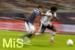 27.09.2026, Fussball UEFA Nations-League 2026/2027, 2.Spieltag, Deutschland - Griechenland, in der WWK-Arena Augsburg, Zweikampf in Bewegung, Mitzieher. re: Karim Adeyemi (Deutschland) 