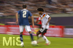 27.09.2026, Fussball UEFA Nations-League 2026/2027, 2.Spieltag, Deutschland - Griechenland, in der WWK-Arena Augsburg, Zweikampf in Bewegung, Mitzieher. re: Karim Adeyemi (Deutschland) 