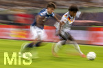 27.09.2026, Fussball UEFA Nations-League 2026/2027, 2.Spieltag, Deutschland - Griechenland, in der WWK-Arena Augsburg, Zweikampf in Bewegung, Mitzieher. re: Karim Adeyemi (Deutschland) 
