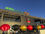 27.09.2026, Fussball UEFA Nations-League 2026/2027, 2.Spieltag, Deutschland - Griechenland, in der WWK-Arena Augsburg, Luftballone in den Landesfarben Deutschlands vor der Arena.