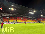 27.09.2026, Fussball UEFA Nations-League 2026/2027, 2.Spieltag, Deutschland - Griechenland, in der WWK-Arena Augsburg, Choreografie der Fans im ganzen Stadion in den Landesfarben Deutschlands 