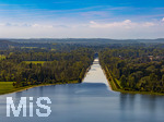 28.09.2026, Bad Wörishofen, Luftbild Irsinger Stausee, das Wasser spiegelt den blauen Himmel,  Naturerholung pur für Wanderfreunde, der Fluss Wertach wird hier aufgestaut zur Stromgewinnung mit dem Kraftwerk Irsingen. Das Wasserkraftwerk am Wörishofer Stausee bei Irsingen ist ein von den Stadtwerken Bad Wörishofen betriebenes Stützschwellenkraftwerk an der Wertach, Seit über 60 Jahren in Betrieb 