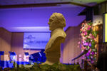 30.09.2026, Internationales Klassikfestival: Festival der Nationen 2026, im Kurhaus Bad Wörishofen (Unterallgäu), Julia Fischer, Violine, spielt Vivaldi, mit dem Kammerorchester des Bayerischen Rundfunks. Die Kneipp-Büste steht neben der Bühne