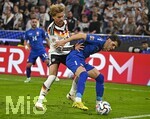 01.10.2026, Fussball UEFA Nations-League 2026/2027, 3.Spieltag, Deutschland - Serbien, in der Allianz-Arena München. v.l. Maximilian Mittelstädt (Deutschland) gegen Kosta Ndeljkovic (Serbien) 