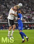 01.10.2026, Fussball UEFA Nations-League 2026/2027, 3.Spieltag, Deutschland - Serbien, in der Allianz-Arena München. v.l. Nick Woltemade (Deutschland) gegen Nemanja Gudelj (Serbien) 
