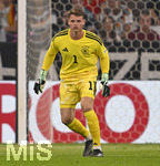 01.10.2026, Fussball UEFA Nations-League 2026/2027, 3.Spieltag, Deutschland - Serbien, in der Allianz-Arena München. Torwart Jonas Urbig (Deutschland) konzentriert sich.