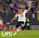 01.10.2026, Fussball UEFA Nations-League 2026/2027, 3.Spieltag, Deutschland - Serbien, in der Allianz-Arena München. Philipp Treu (Deutschland) am Ball.