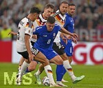 01.10.2026, Fussball UEFA Nations-League 2026/2027, 3.Spieltag, Deutschland - Serbien, in der Allianz-Arena München. v.l. Alexander Pavlovic (Deutschland), Luka Jovic (Serbien), Florian Wirtz (Deutschland) und Waldemar Anton (Deutschland) 