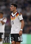 01.10.2026, Fussball UEFA Nations-League 2026/2027, 3.Spieltag, Deutschland - Serbien, in der Allianz-Arena München. Alexander Pavlovic (Deutschland) ist unzufrieden