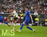 01.10.2026, Fussball UEFA Nations-League 2026/2027, 3.Spieltag, Deutschland - Serbien, in der Allianz-Arena München. Derry Scherhant (Deutschland) zieht ab