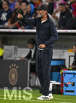 01.10.2026, Fussball UEFA Nations-League 2026/2027, 3.Spieltag, Deutschland - Serbien, in der Allianz-Arena München. Bundestrainer Jürgen Klopp (Deutschland) gestikuliert.