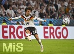 01.10.2026, Fussball UEFA Nations-League 2026/2027, 3.Spieltag, Deutschland - Serbien, in der Allianz-Arena München. Mika Baur (Deutschland) am Ball.