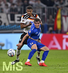 01.10.2026, Fussball UEFA Nations-League 2026/2027, 3.Spieltag, Deutschland - Serbien, in der Allianz-Arena München. Malick Thiaw (Deutschland) setzt sich durch,
