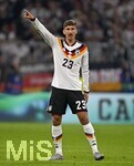 01.10.2026, Fussball UEFA Nations-League 2026/2027, 3.Spieltag, Deutschland - Serbien, in der Allianz-Arena München. Vitaly Janelt (Deutschland) gestikuliert