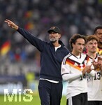 01.10.2026, Fussball UEFA Nations-League 2026/2027, 3.Spieltag, Deutschland - Serbien, in der Allianz-Arena München. Bundestrainer Jürgen Klopp (Deutschland) bedankt sich bei den Fans