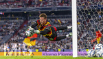 01.10.2026, Fussball UEFA Nations-League 2026/2027, 3.Spieltag, Deutschland - Serbien, in der Allianz-Arena München. Torwart Jonas Urbig (Deutschland) beim Aufwärmen. 