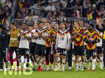 01.10.2026, Fussball UEFA Nations-League 2026/2027, 3.Spieltag, Deutschland - Serbien, in der Allianz-Arena München. v.li: Bambase Conte (Deutschland), Nick Woltemade (Deutschland), Derry Scherhant (Deutschland), David Raum (Deutschland), Jonathan Burkardt (Deutschland), Maximilian Mittelstädt (Deutschland), Bundestrainer Jürgen Klopp (Deutschland), Finn Jeltsch (Deutschland), Waldemar Anton (Deutschland), Ridle Baku (Deutschland), nach dem Spiel bei der Ehrenrunde, 