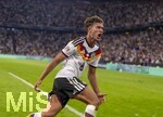 01.10.2026, Fussball UEFA Nations-League 2026/2027, 3.Spieltag, Deutschland - Serbien, in der Allianz-Arena München. Tom Bischof (Deutschland) Torjubel 