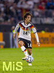 01.10.2026, Fussball UEFA Nations-League 2026/2027, 3.Spieltag, Deutschland - Serbien, in der Allianz-Arena München. Mika Baur (Deutschland) am Ball 