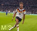 01.10.2026, Fussball UEFA Nations-League 2026/2027, 3.Spieltag, Deutschland - Serbien, in der Allianz-Arena München. Tom Bischof (Deutschland) Torjubel 