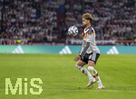 01.10.2026, Fussball UEFA Nations-League 2026/2027, 3.Spieltag, Deutschland - Serbien, in der Allianz-Arena München. Maximilian Mittelstädt (Deutschland) am Ball 
