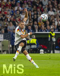 01.10.2026, Fussball UEFA Nations-League 2026/2027, 3.Spieltag, Deutschland - Serbien, in der Allianz-Arena München. Waldemar Anton (Deutschland) am Ball 