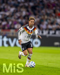 01.10.2026, Fussball UEFA Nations-League 2026/2027, 3.Spieltag, Deutschland - Serbien, in der Allianz-Arena München. Maximilian Mittelstädt (Deutschland) am Ball 