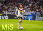 01.10.2026, Fussball UEFA Nations-League 2026/2027, 3.Spieltag, Deutschland - Serbien, in der Allianz-Arena München. Maximilian Mittelstädt (Deutschland) am Ball 